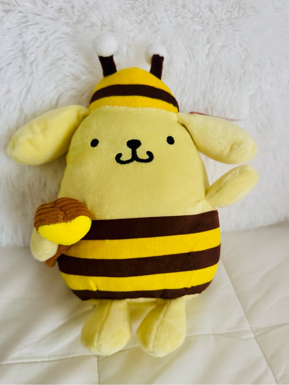 Sanrio Hello Kitty & Friends Easter Pompompurin Bumble Bee 9” Plush Brand New
